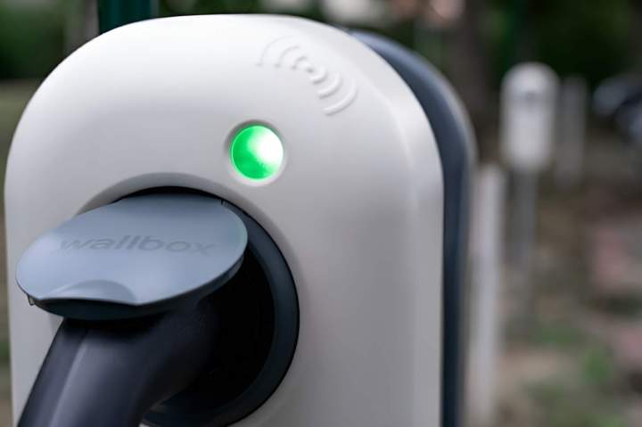 Borne de recharge automobile Liffré